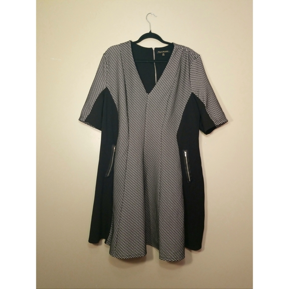 Ryan Michelle Flare Dress Size 3X - Picture 2 of 3